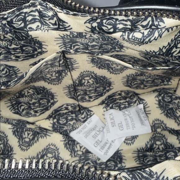 NWT Ed Hardy Love Kills Slowly Heart Skull Bones 13 Handbag Purse Black Red - Picture 9 of 9